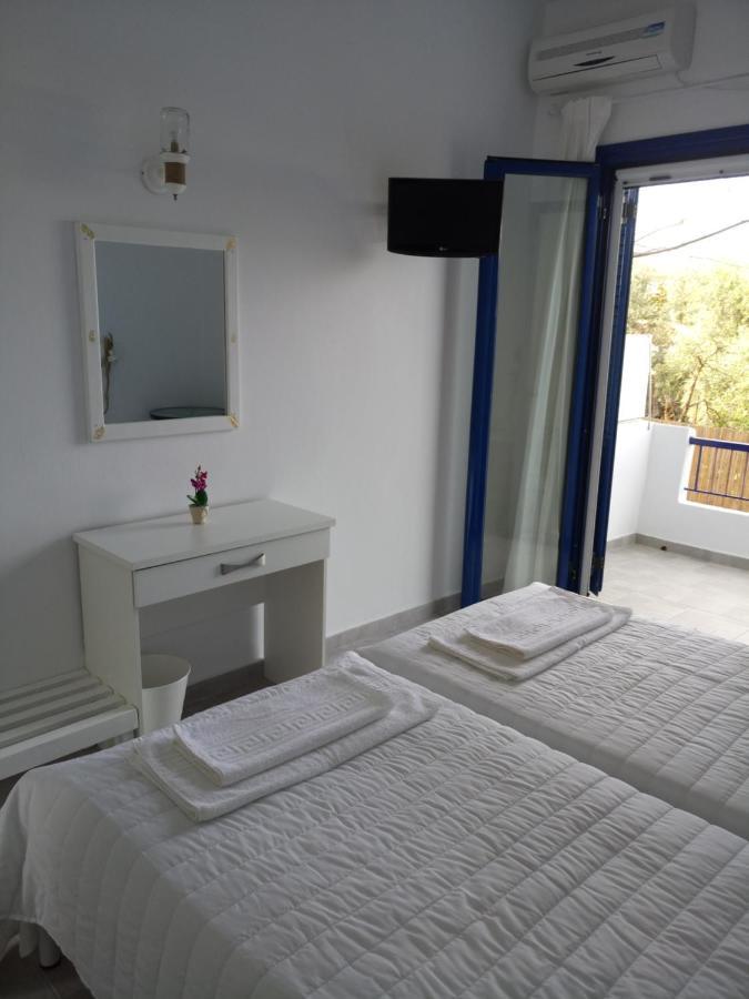 Hotel Poulakis Skála Exteriör bild