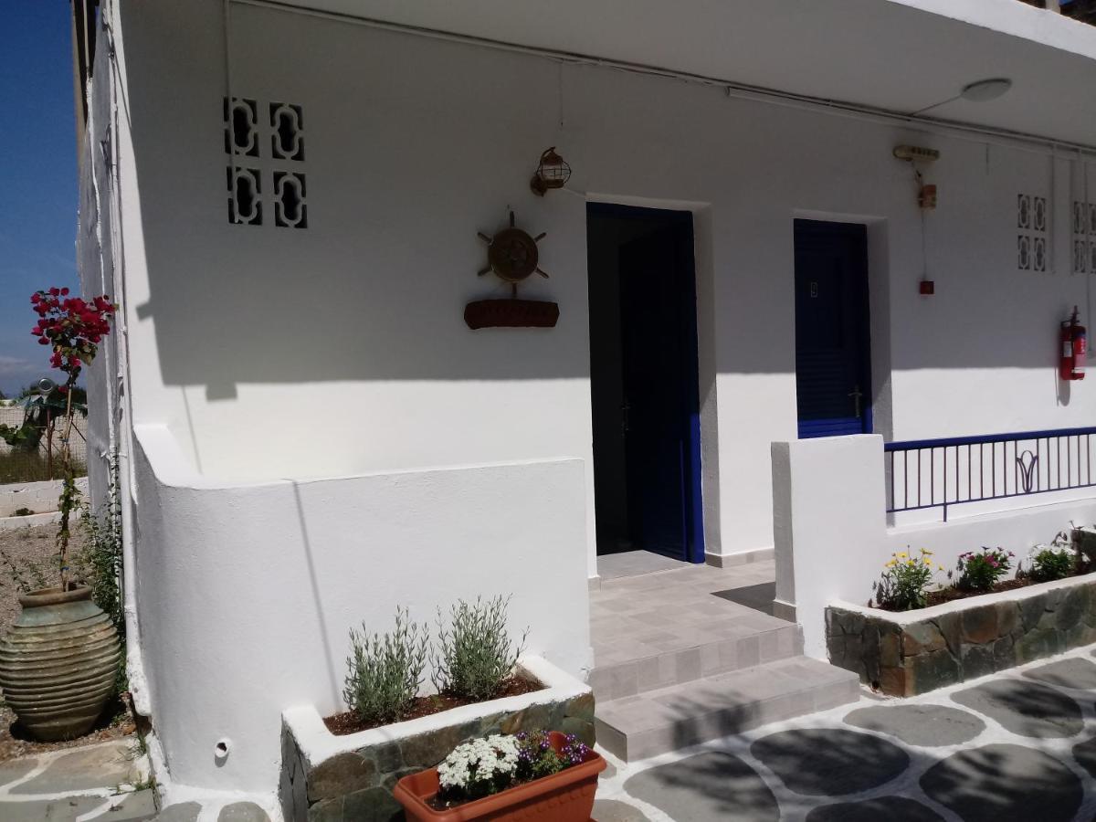 Hotel Poulakis Skála Exteriör bild