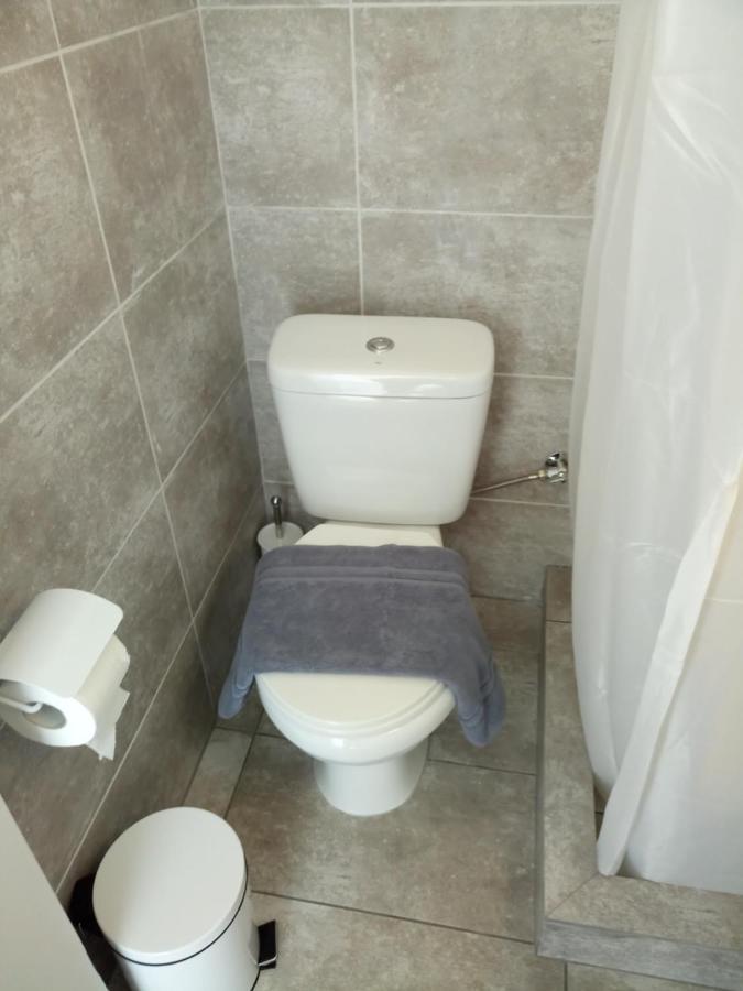 Hotel Poulakis Skála Exteriör bild